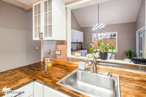 Kitchen - 10711 Commodore Dr, Anchorage, AK 99515 photo 5 of 5