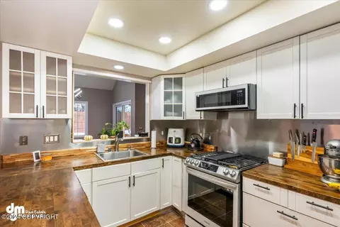 Kitchen - 10711 Commodore Dr, Anchorage, AK 99515 photo 3 of 5