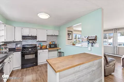 Kitchen - 5949 E 21st Ave, Anchorage, AK 99504 photo 2 of 3