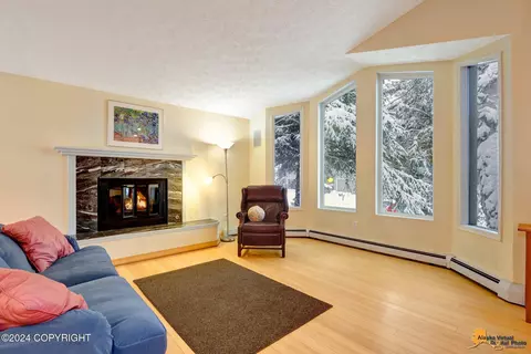 321 Bonnie Jean Ct, Anchorage, AK 99515