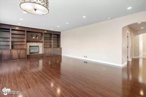 Living - 2883 Morgan Loop, Anchorage, AK 99516 photo 4 of 5
