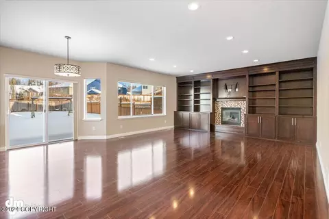 Living - 2883 Morgan Loop, Anchorage, AK 99516 photo 2 of 5