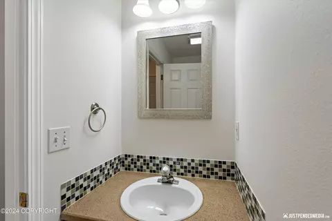 Bath - 5611 Alora Loop # 23, Anchorage, AK 99504 photo 1 of 5