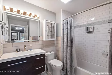 Bath - 1931 Commodore Dr, Anchorage, AK 99507 photo 2 of 3