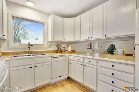 Kitchen - 4963 E 6th Ave, Anchorage, AK 99503 photo 2 of 3