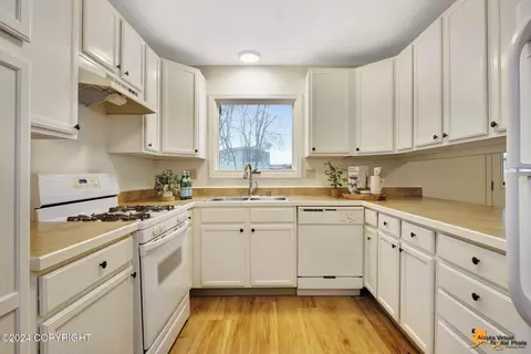 Kitchen - 4963 E 6th Ave, Anchorage, AK 99503 photo 1 of 3