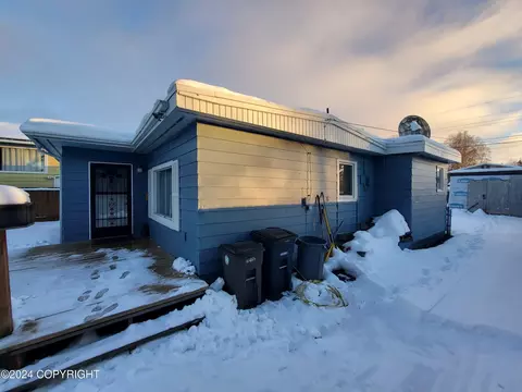 4618 E 3rd Ave, Anchorage, AK 99504 photo 3