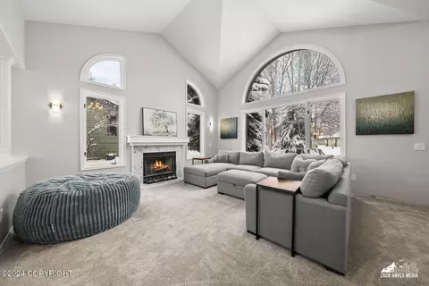 10144 Voyager Cir, Anchorage, AK 99515
