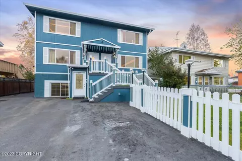 1405 Lathrop St, Fairbanks, AK 99701