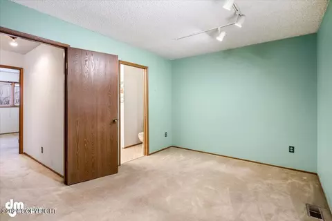 Bedroom - 10119 Nantucket Loop, Anchorage, AK 99507 photo 5 of 6
