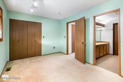 Bedroom - 10119 Nantucket Loop, Anchorage, AK 99507 photo 3 of 6