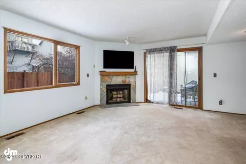 Living - 10119 Nantucket Loop, Anchorage, AK 99507 photo 2 of 6