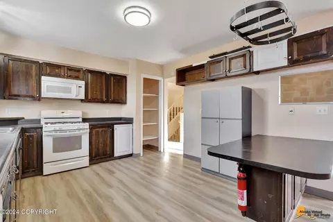 Kitchen - 8281 E 20th Ave, Anchorage, AK 99504 photo 1 of 3