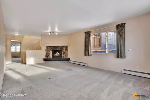 Living - 8281 E 20th Ave, Anchorage, AK 99504 photo 2 of 5
