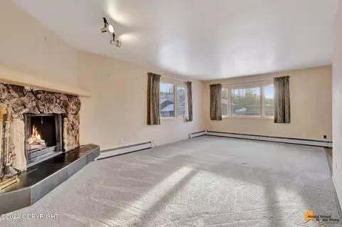 Living - 8281 E 20th Ave, Anchorage, AK 99504 photo 3 of 5