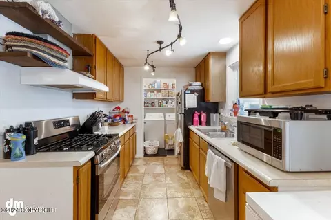 11318 Echo St, Eagle River, AK 99577 photo 28