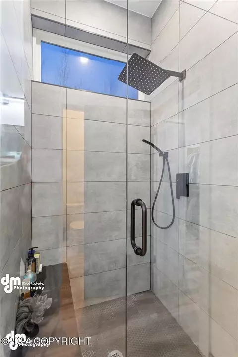 Bath - 8845 E Windy Woods Loop, Palmer, AK 99645 photo 5 of 11