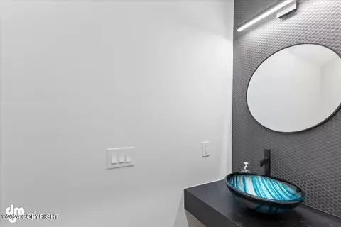 Bath - 8845 E Windy Woods Loop, Palmer, AK 99645 photo 10 of 11