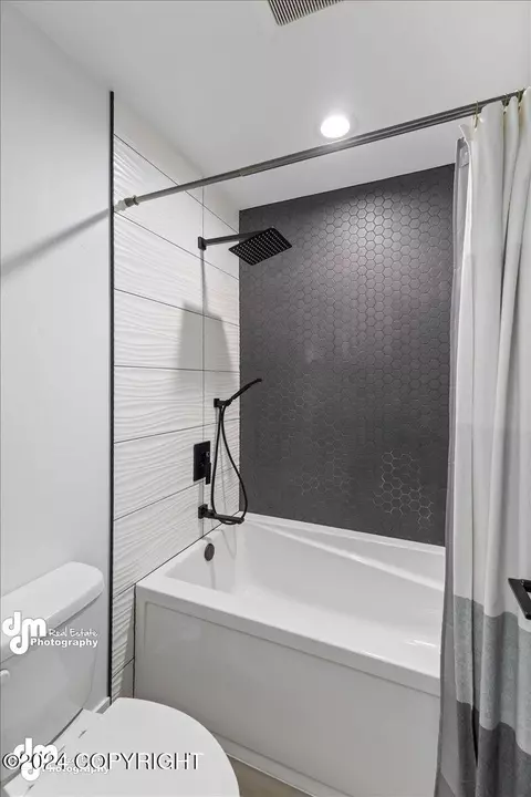 Bath - 8845 E Windy Woods Loop, Palmer, AK 99645 photo 9 of 11