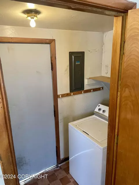 4312 E 6th Ave, Anchorage, AK 99508 photo 8