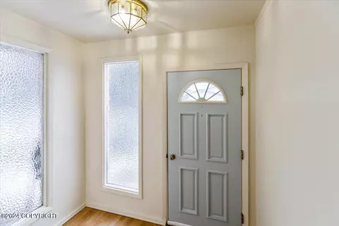 5114 E 42nd Ave, Anchorage, AK 99508 photo 3