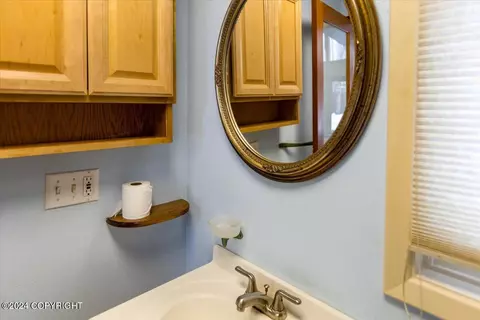 5114 E 42nd Ave, Anchorage, AK 99508 photo 18
