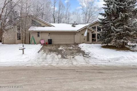5114 E 42nd Ave, Anchorage, AK 99508 photo 2