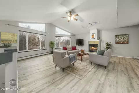 Living - 7827 Stanley Dr, Anchorage, AK 99518 photo 2 of 11