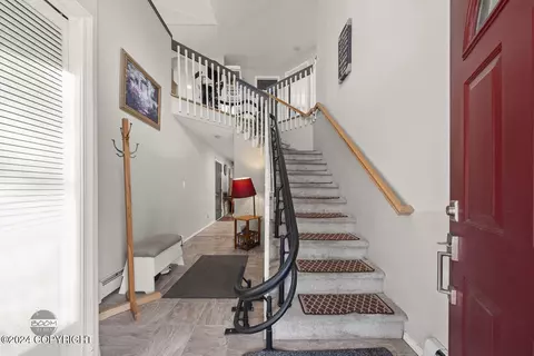 Entry Way - 7827 Stanley Dr, Anchorage, AK 99518 photo 4 of 5