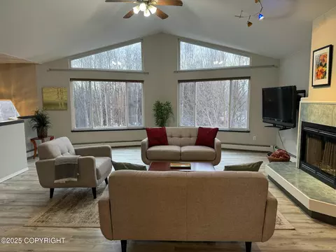 Living - 7827 Stanley Dr, Anchorage, AK 99518 photo 6 of 11