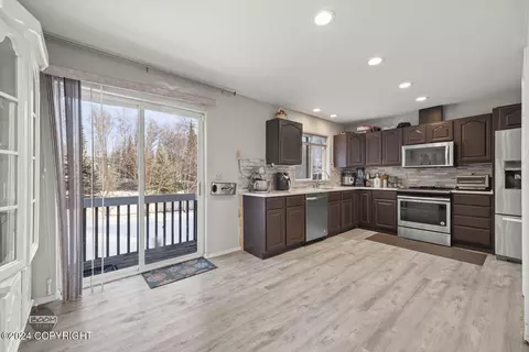 Kitchen - 7827 Stanley Dr, Anchorage, AK 99518 photo 5 of 7