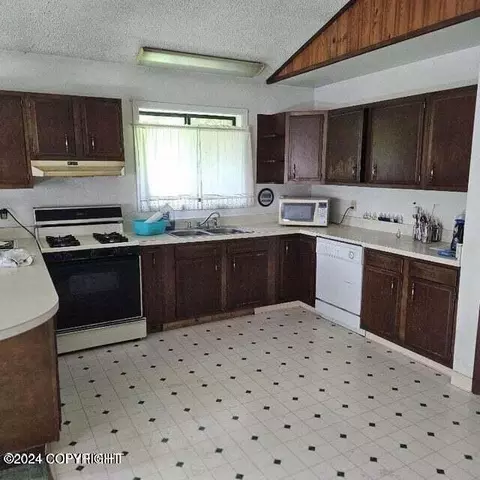 22415 Miller Rd, Chugiak, AK 99567 photo 11