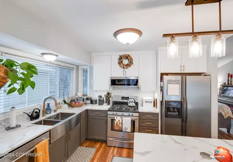 9106 W Parkview Terrace Loop, Eagle River, AK 99577 photo 6