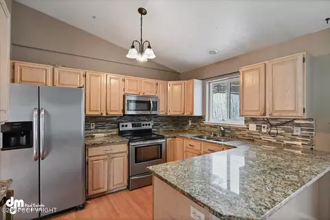 18621 Gibens Cir, Eagle River, AK 99577 photo 12