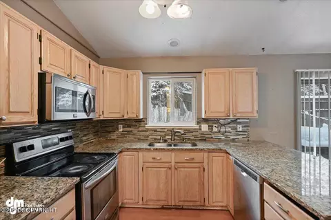 18621 Gibens Cir, Eagle River, AK 99577 photo 13