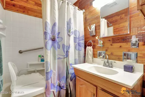 Bath - 16807 Coronado Rd, Eagle River, AK 99577 photo 1 of 1