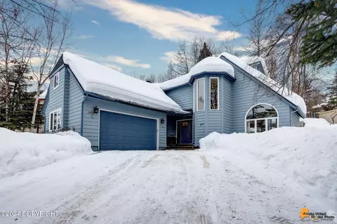 4811 Hunter Dr, Anchorage, AK 99502