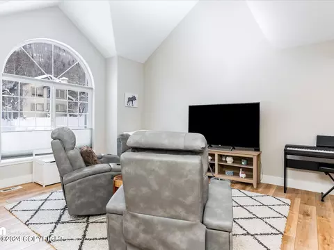19654 War Admiral Rd, Eagle River, AK 99577 photo 4