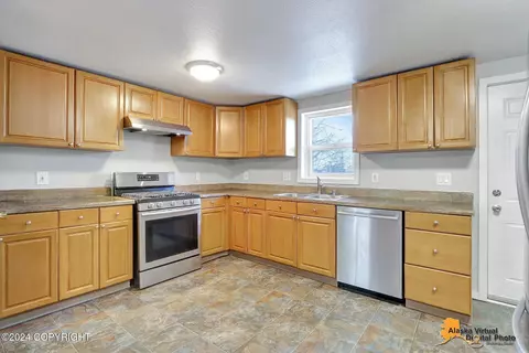 11542 Borealis St, Eagle River, AK 99577 photo 2