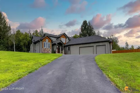 8401 Regents Rd, Palmer, AK 99645