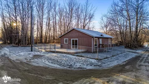 3390 Hilltop Dr, Palmer, AK 99645