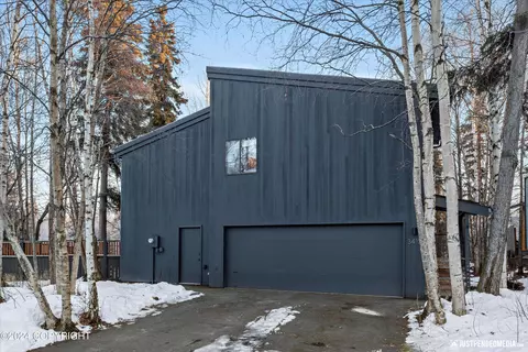 3410 Korovin Bay Cir, Anchorage, AK 99515