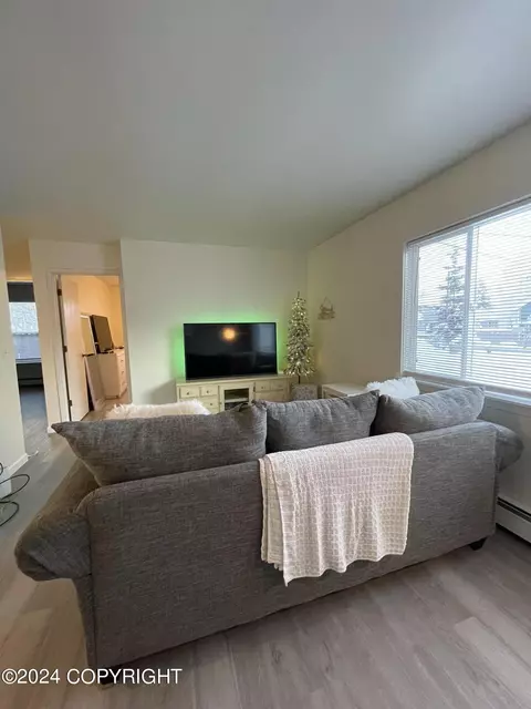 8043 Cranberry St, Anchorage, AK 99502 photo 18