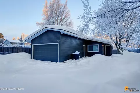 8043 Cranberry St, Anchorage, AK 99502