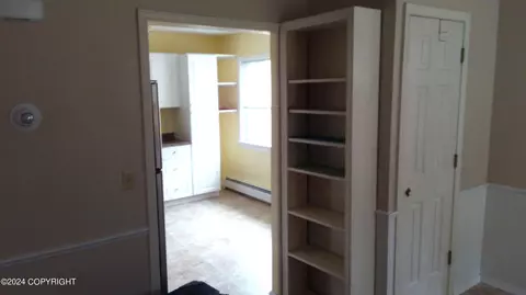 8043 Cranberry St, Anchorage, AK 99502 photo 10