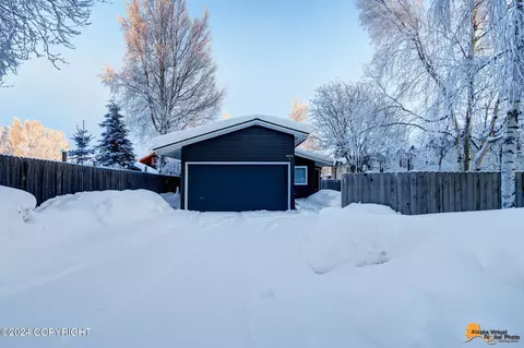 8043 Cranberry St, Anchorage, AK 99502 photo 5