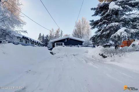 8043 Cranberry St, Anchorage, AK 99502 photo 9