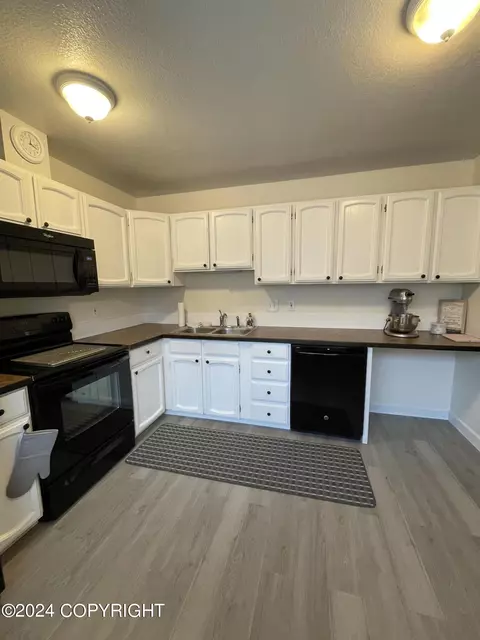 8043 Cranberry St, Anchorage, AK 99502 photo 21
