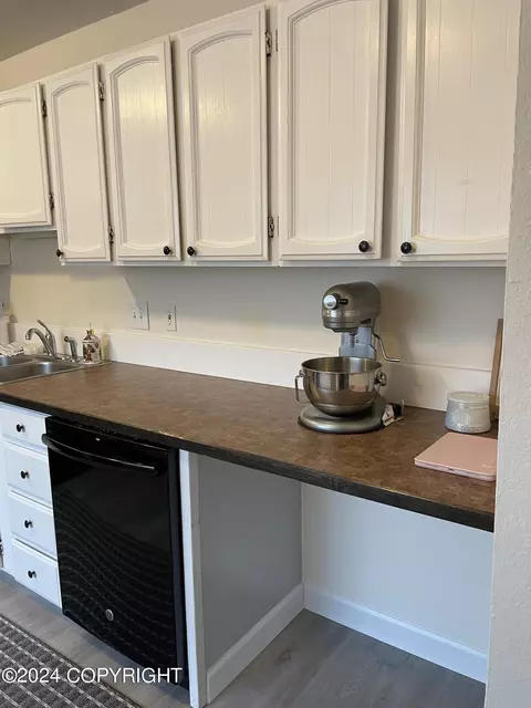 8043 Cranberry St, Anchorage, AK 99502 photo 20