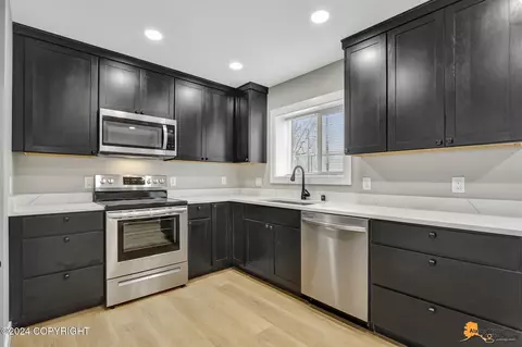 818 E 10th Ave, Anchorage, AK 99501 photo 44